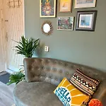 Surfers Paradise Tiny House Διαμέρισμα