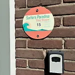 Surfers Paradise Tiny House Διαμέρισμα *
