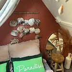 Surfers Paradise Tiny House Διαμέρισμα Noordwijk