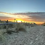 Surfers Paradise Tiny House * Noordwijk