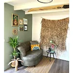 Surfers Paradise Tiny House Διαμέρισμα *