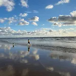 Surfers Paradise Tiny House Διαμέρισμα