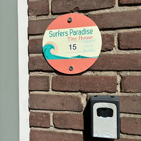 Surfers Paradise Tiny House Apartment *