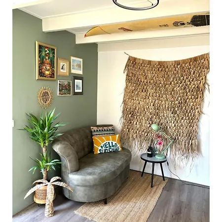 Surfers Paradise Tiny House Apartment *
