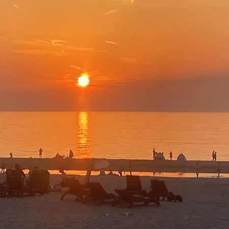 Surfers Paradise Tiny House *