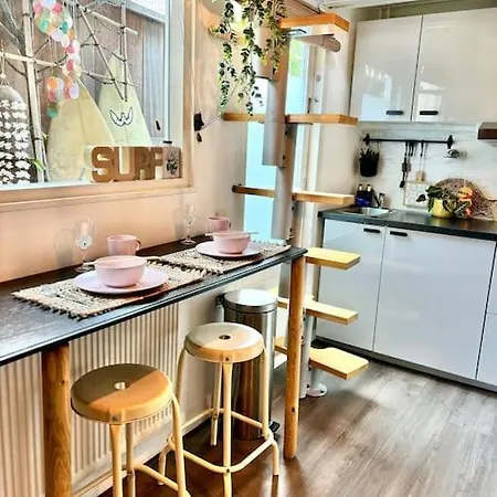 Surfers Paradise Tiny House